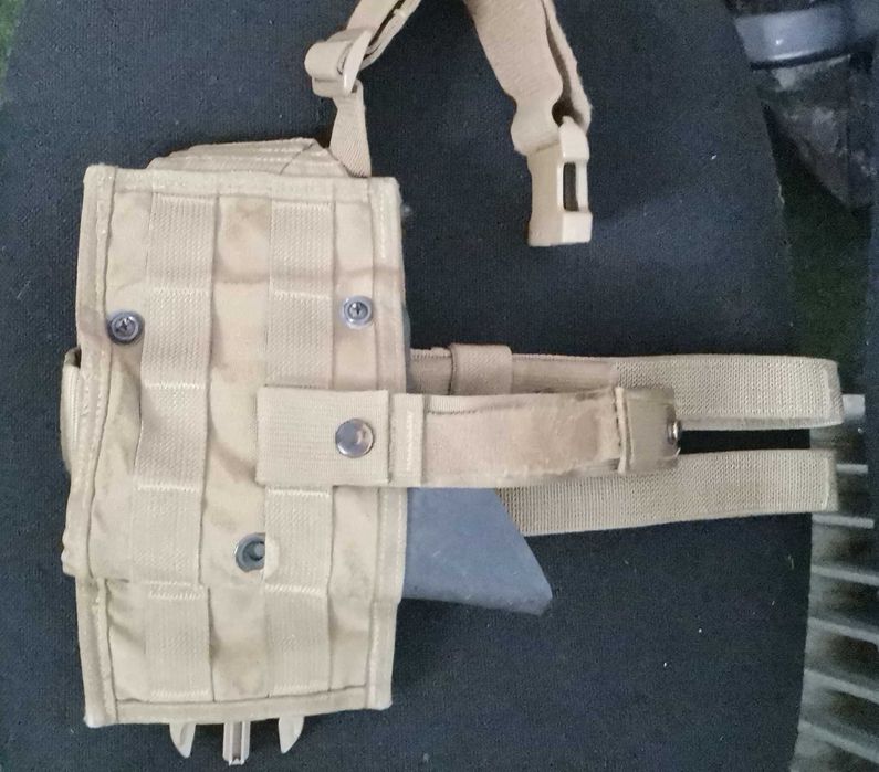 Vând holster, partea dreapta