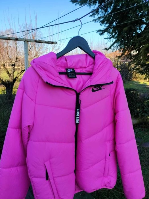 Ново ОРИГИНАЛНО дамско яке NIKE  -S размер
