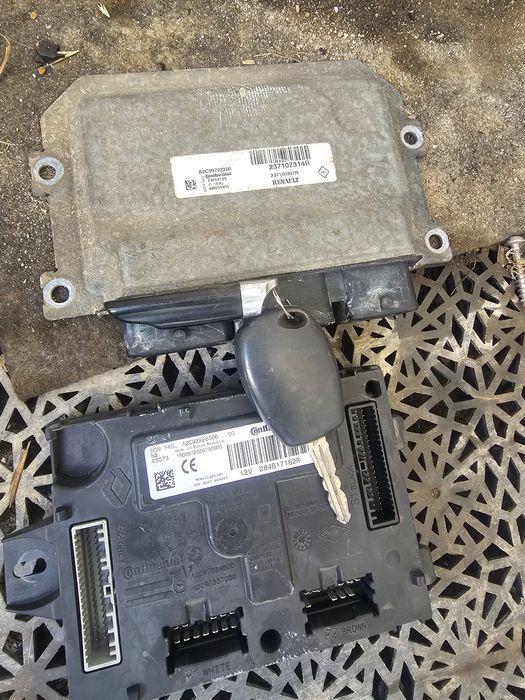 Kit pornire Calculator motor ECU Dacia Logan 2 [Fabr 2012-2020] 237107314R 1.2 Benz D4F740 55KW / 75CP