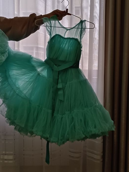 Нарядное платье для девочки