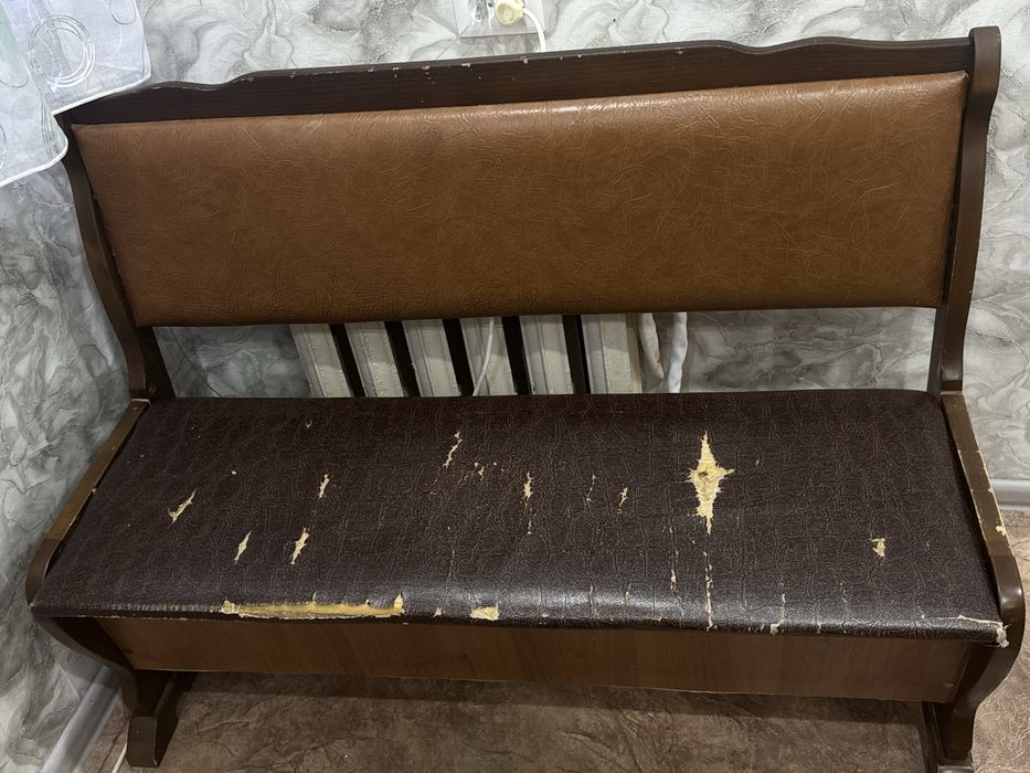 Стол кухонный и диванчик ДО 31