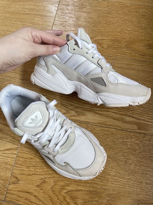 Кроссовки adidas