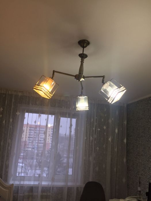 Продам люстру(бронза) за 10000тг