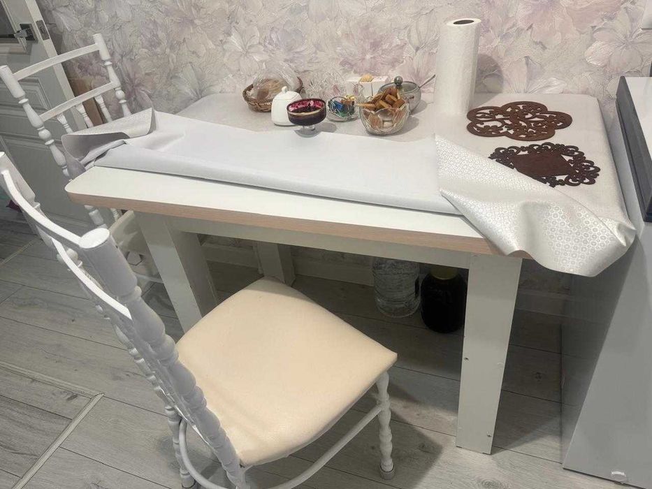 Продам кухонный стул со стульями