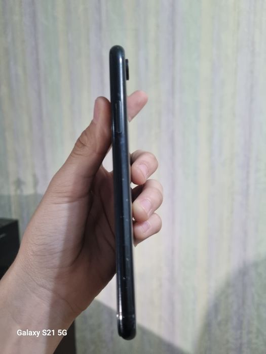 Продам телефон айфон хр