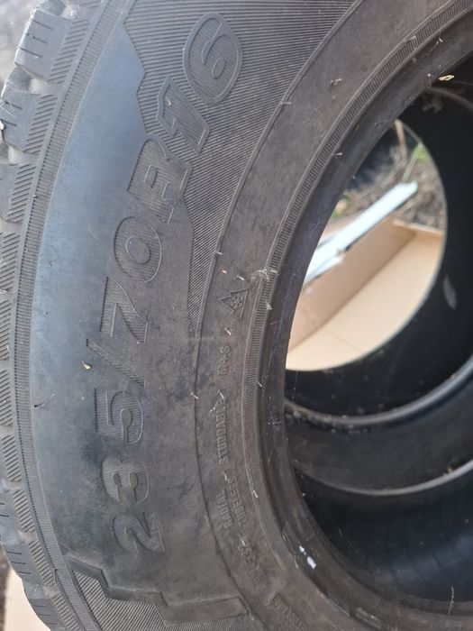 Продам 2 шины в отличном состоянии