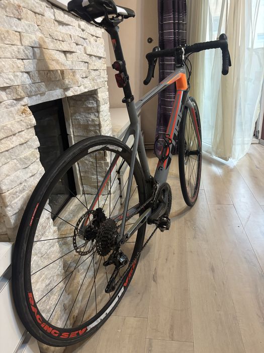 Vand cursiera Cube Attain carbon