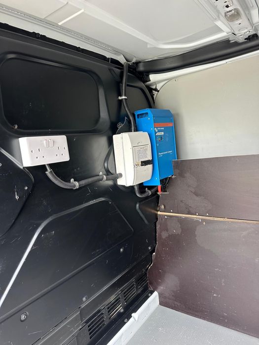 Victron Energy phoenix 230v / 12v 1600va