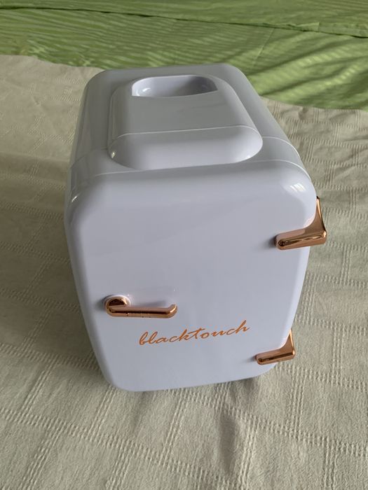 Продам холодильник для косметики