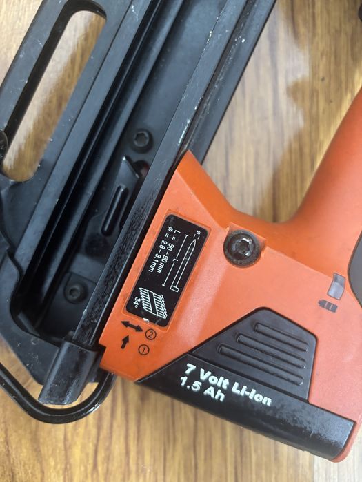 Pistol cuie Hilti GX 90-WF