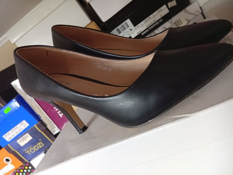 Pantofi eleganti