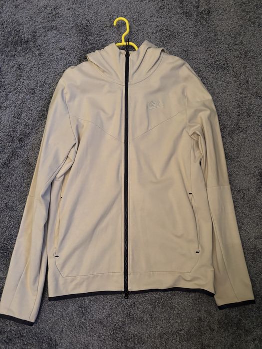 Nike tech lightweight