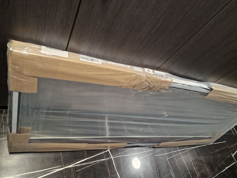 Алуминиева Врата М5 А 69/194 цвят Сив ясен.Бял лакобел Огледало отвън