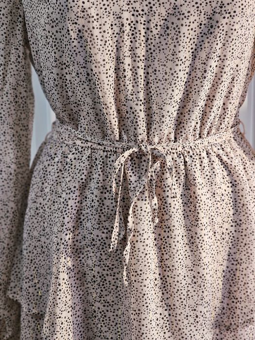 Rochie Reserved roz pudra deschis, cu imprimeu fin, primavara