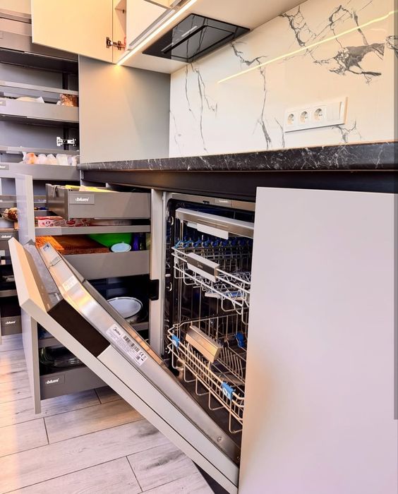 Мебель на заказ Кухонный ,гардероф,пенал,офисной