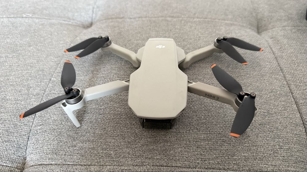 Drona DJI Mini 2 fly more combo + CADOU