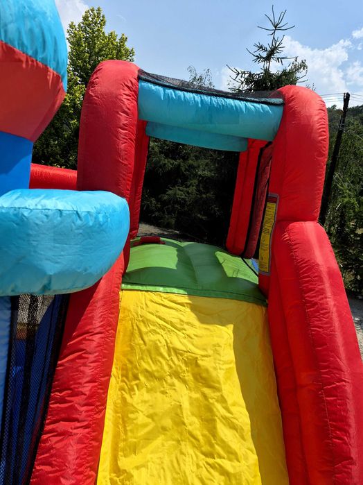 Castel gonflabil Happy Hop cu tobogan şi pompă inclusă - Spațiu de joacă copii