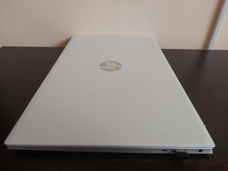 Лаптоп HP Pavilion 49L50EA