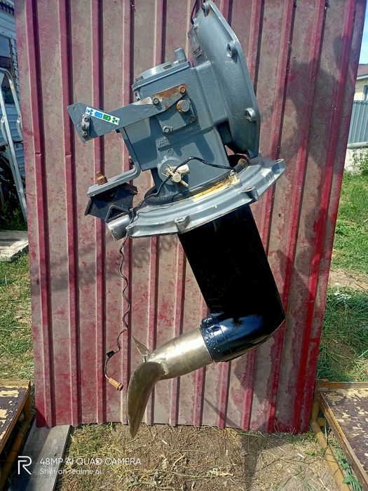 Для катера реверс- редуктор с винтом