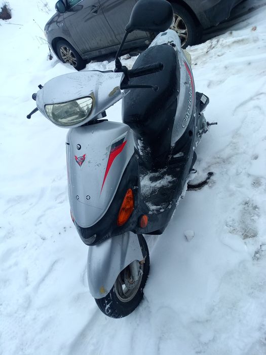 Vând scutere defecte