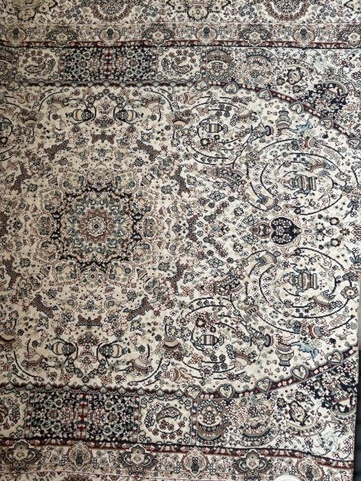 Продается  ковер