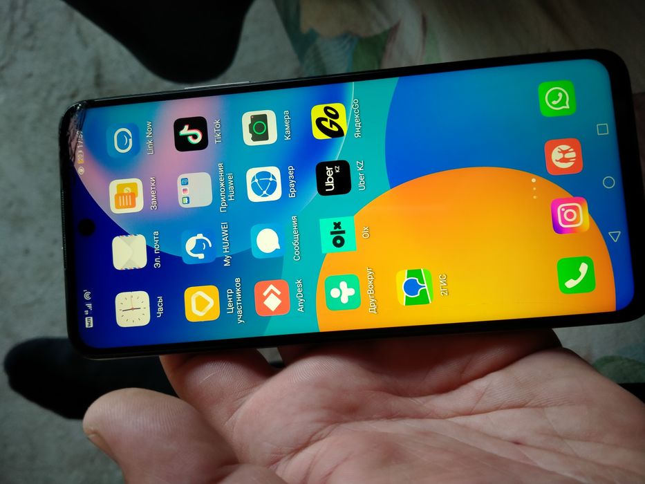 Huawei Y7 a в среднем состояний