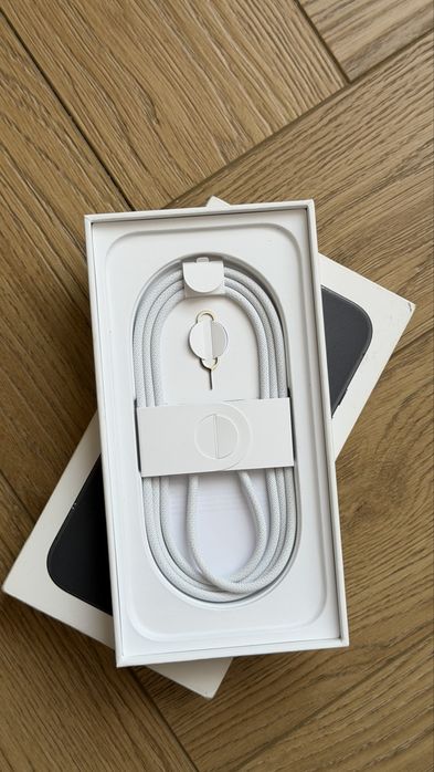 Продам iPhone 16