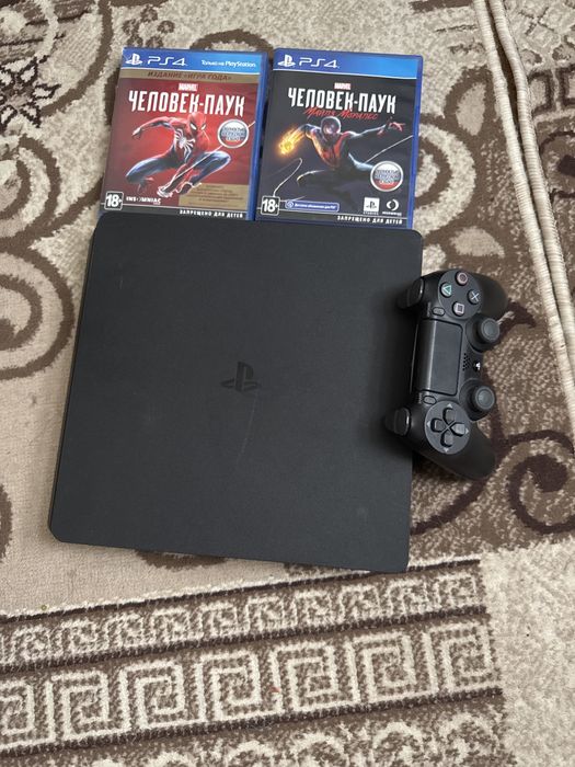 Playstation 4 slim
