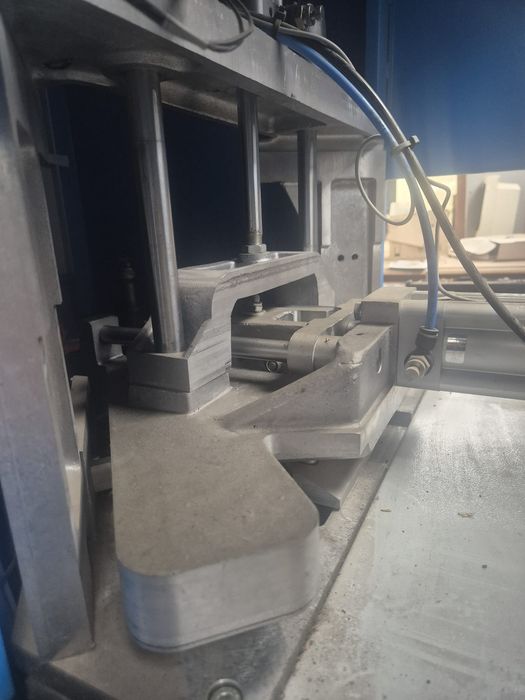 Vând utilaje pentru tâmplărie PVC