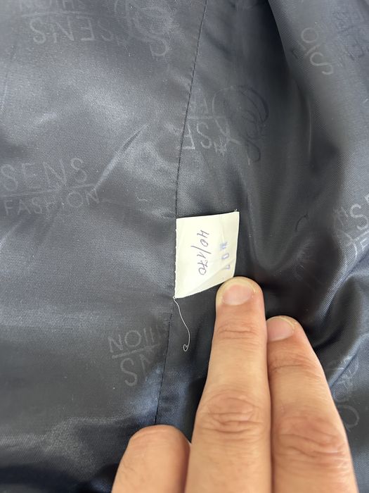 Продам две жилетки на мальчика