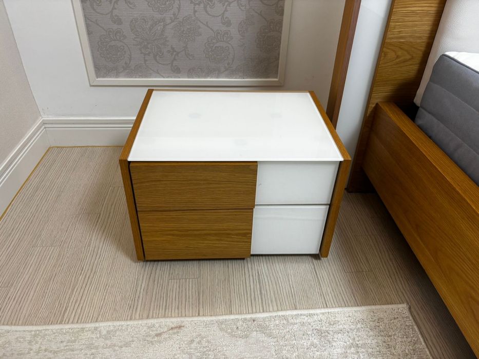 Кровать с тумбами