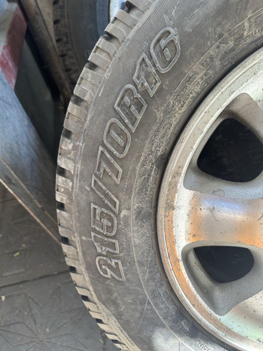 Продам диски с резиной 5 штук
