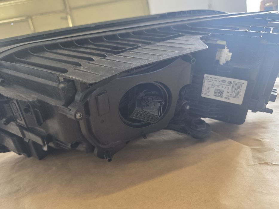 VW Touareg 3 18-23 Full Led Matrix R Line десен фар