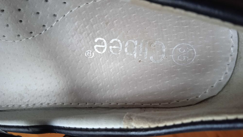 Черни официални обувки 35 номер