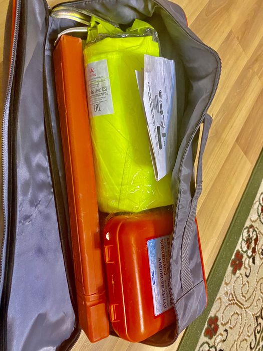 аптечка оригинал тайота комплект