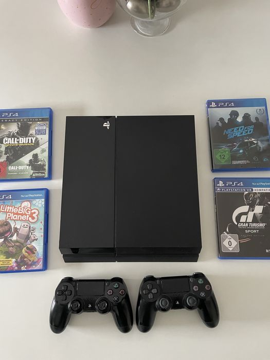 PS4 FAT 500GB + 4 игри