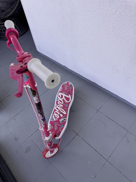 Trotineta electrica barbie