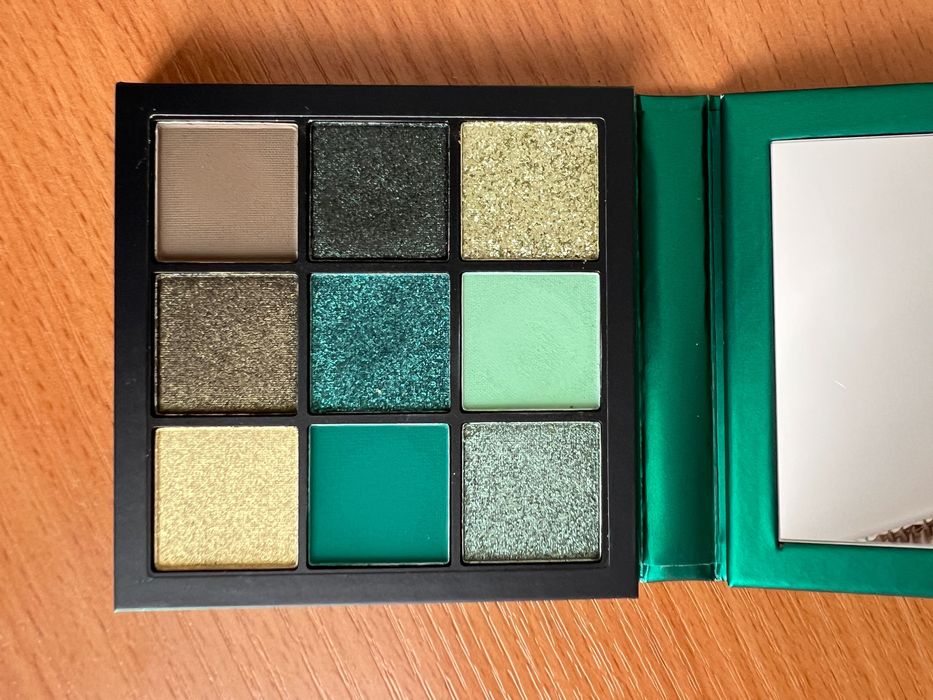 Палетка теней Huda Beauty Emerald Obsessions