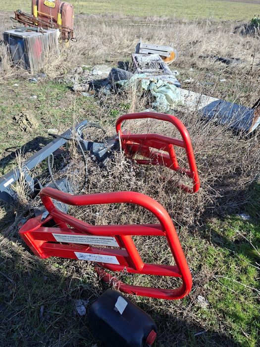 Infoliator și clește pentru baloți de siloz