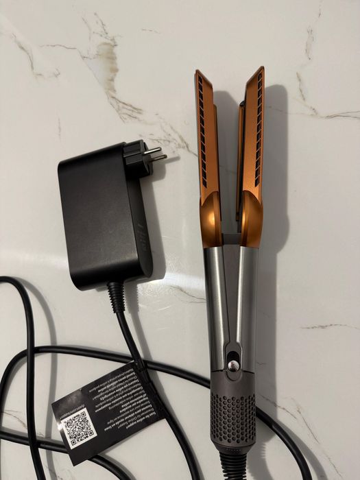 Placa de par Dyson in stare perfecta / Temperatura reglabila pana la 140 grade / Ecran LCD / Cupru