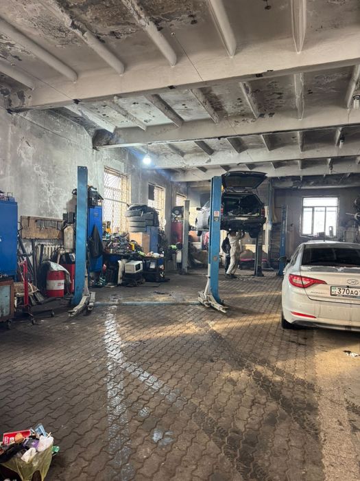 Сдаю подъемник в автосервисе