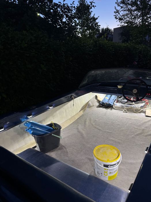 Barcă șalupă recondiționată recent