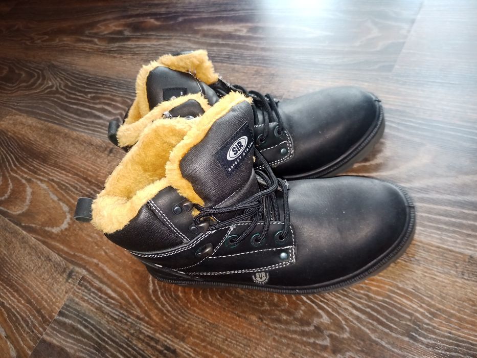 Продам новую спецобувь