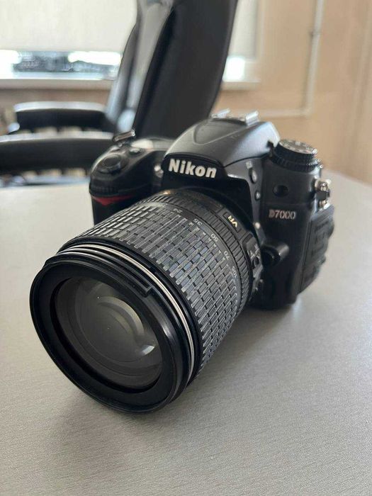 продаю Nikon D7000, D7200