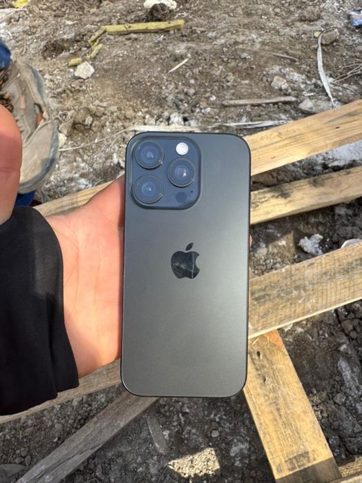 Iphone 16 pro черный
