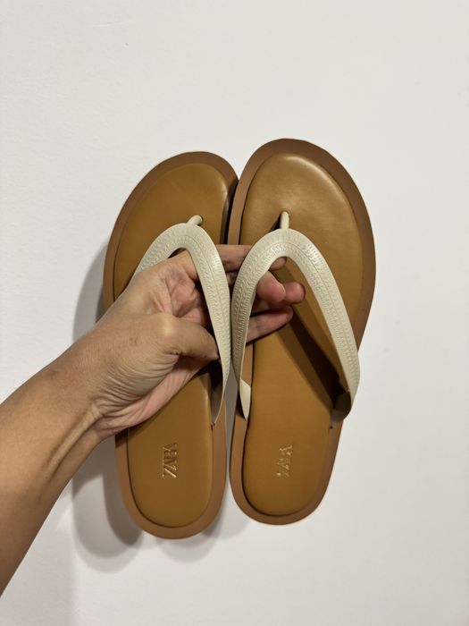 Сандалии Zara