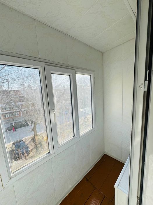 1 xonali uy 3 qavat Oktiyabir