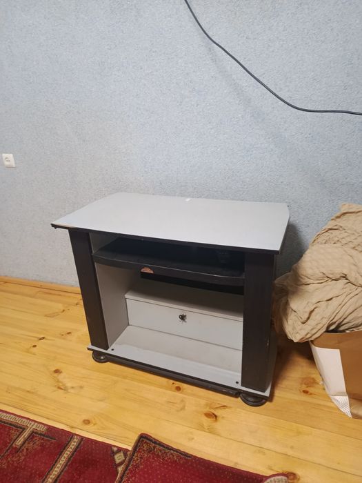 Подставка для телевизора с клюючом