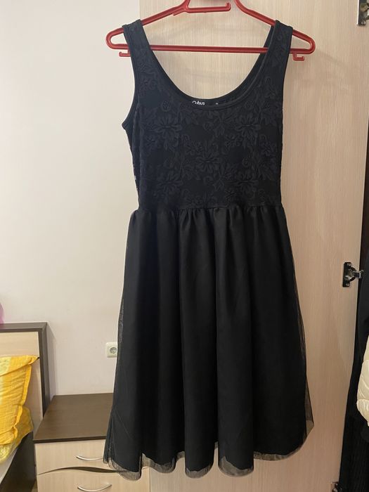 Черна елегантна рокля