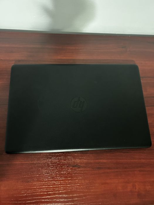 Лаптоп HP / Ryzen 5 3500U